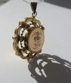 Grand pendentif Napoléon III opales or rose