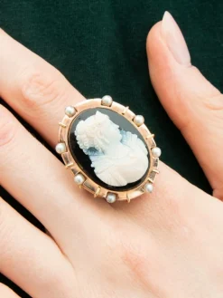 Grande Bague Camée sur Onyx, Dame au Diadème