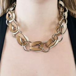 HERMÈS-VIREVOLTE Collier en métal palladié et veau Swift marron