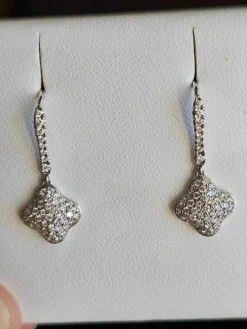 Hulchi Belluni - Boucles d'oreilles or blanc et diamants