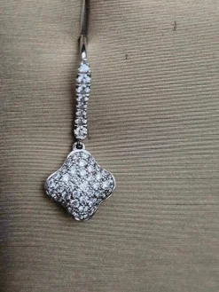 Hulchi Belluni - Boucles d'oreilles or blanc et diamants