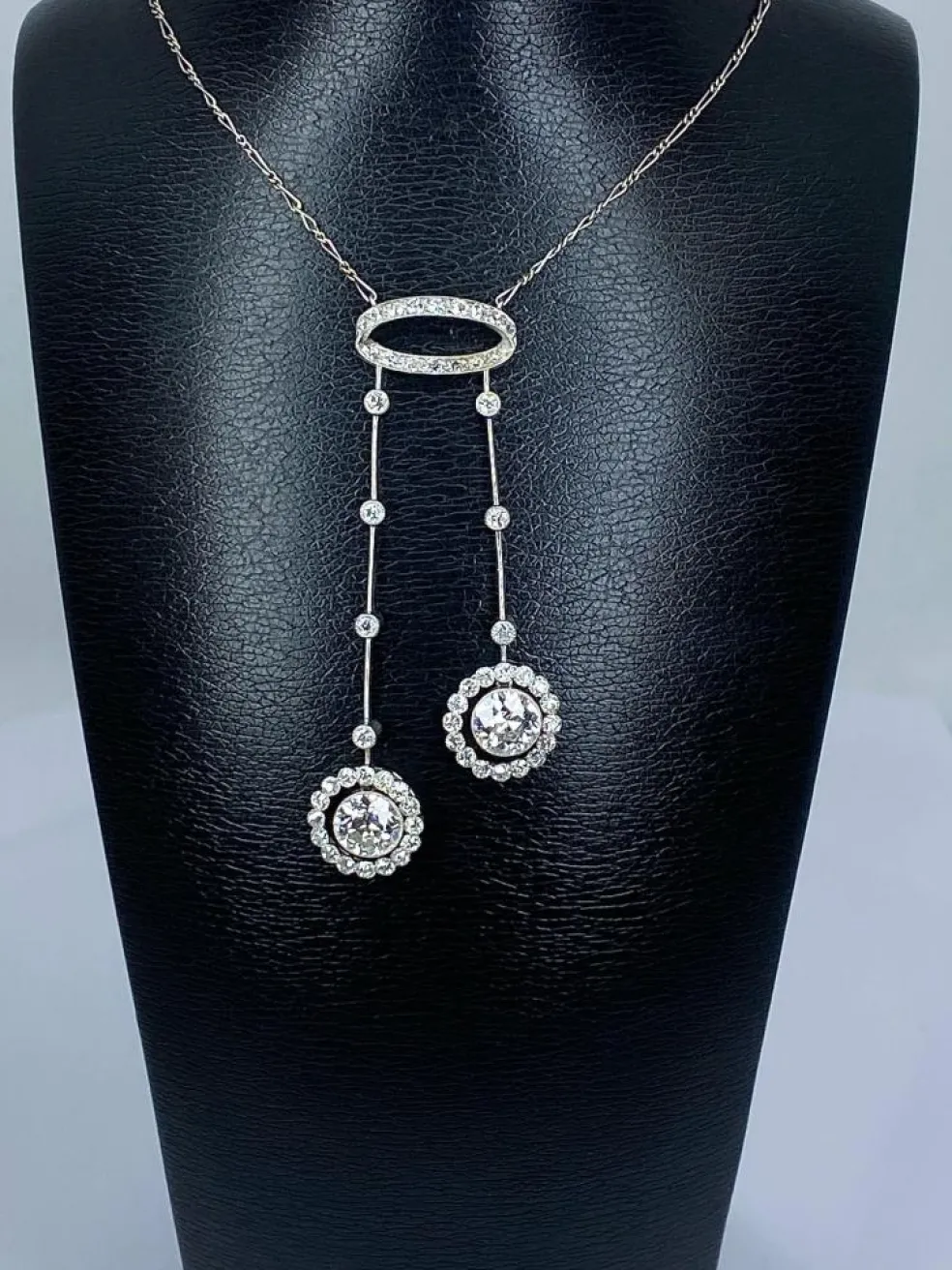 Important collier négligé en platine et diamants d’époque 1900