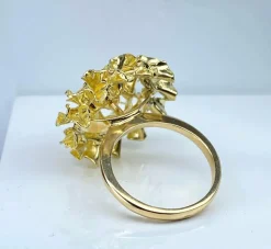 Importante bague en or jaune 18 carats et diamants