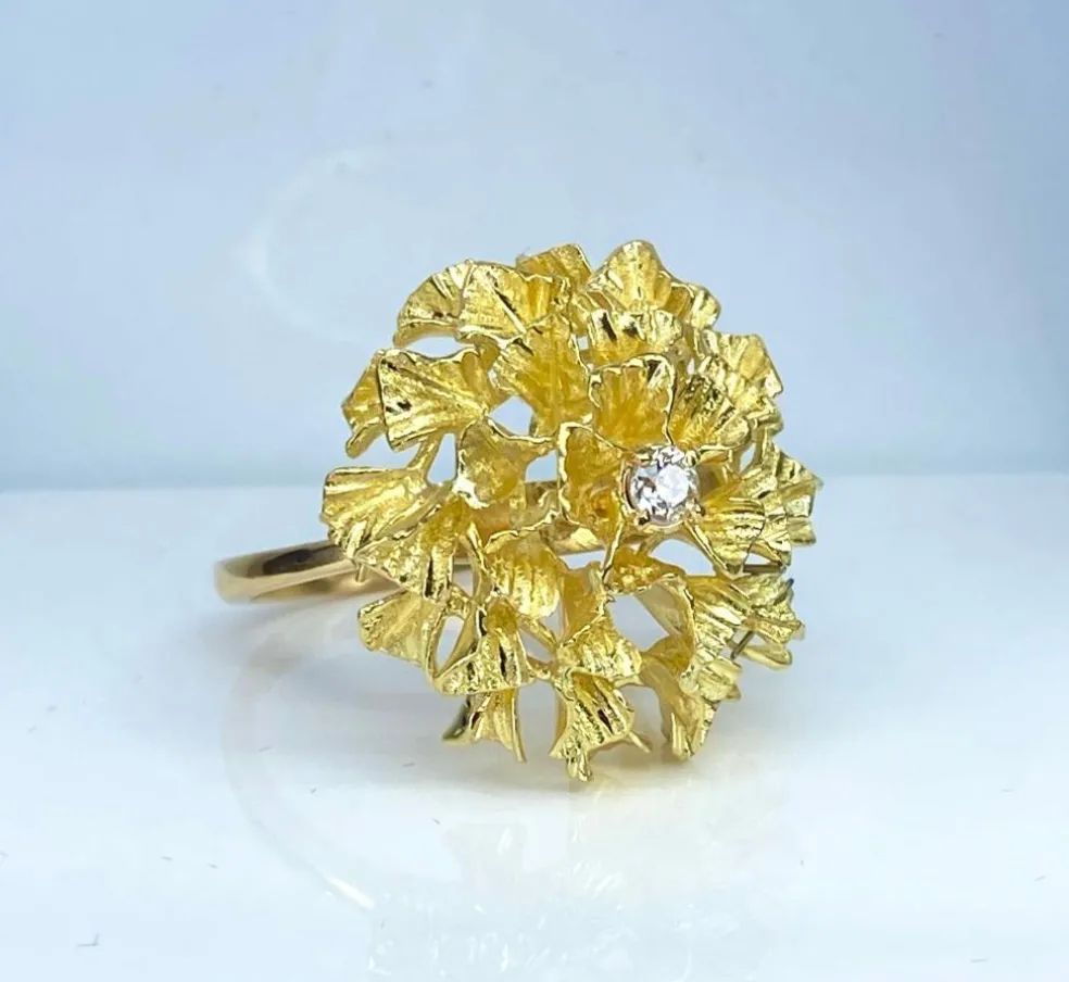 Importante bague en or jaune 18 carats et diamants