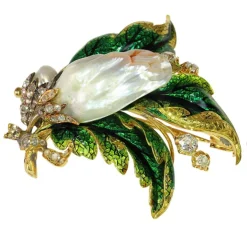 Inoubliable et unique : le charme d'une broche victorienne avec perle et diamants