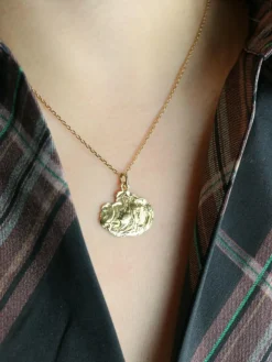 JOE DESCOMPS Médaille femme Art Nouveau or jaune