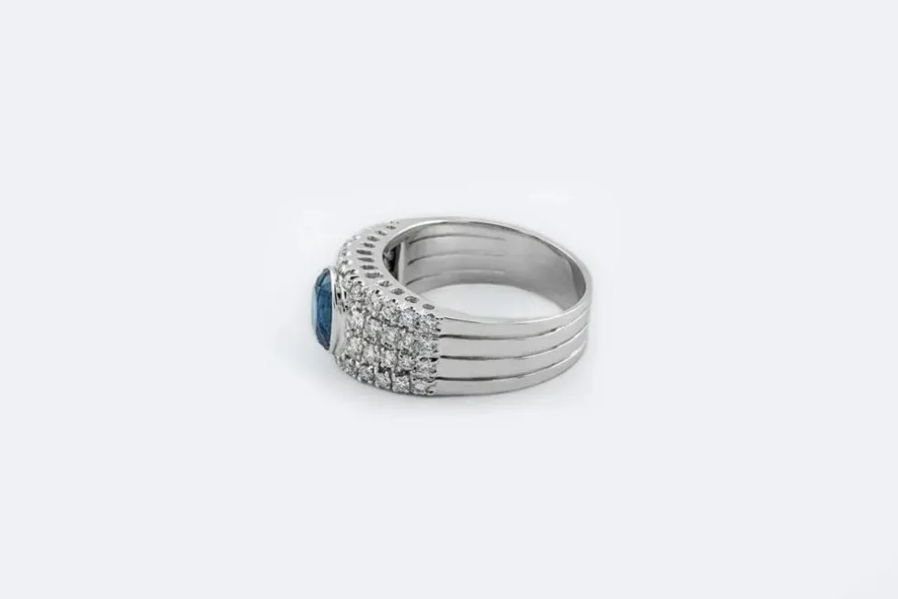 Jonc en or blanc pavé de diamants