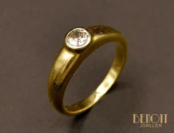 Jonc or jaune diamant