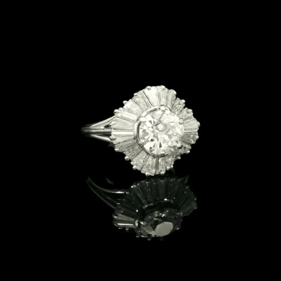 Jupe ring circa 1960
