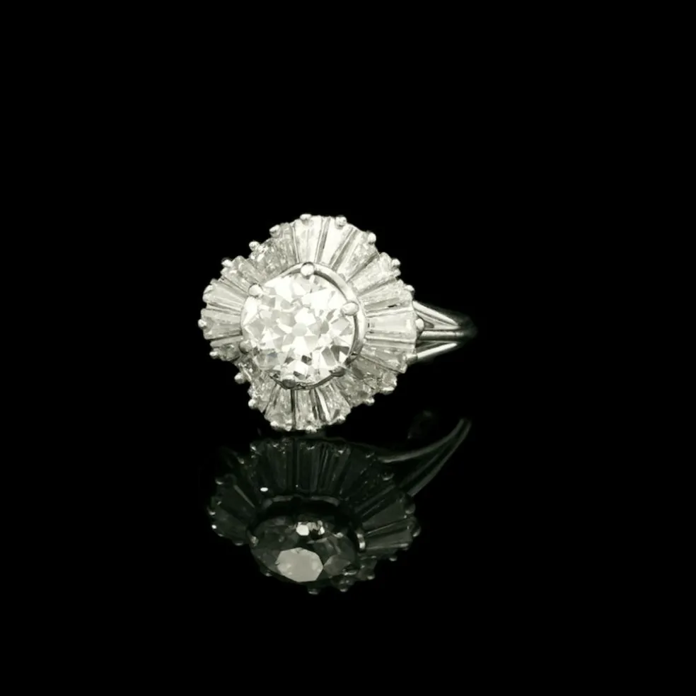 Jupe ring circa 1960