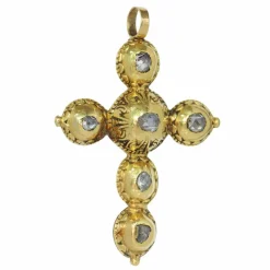 La croix en diamant Ciselé : un joyau unique de l'art baroque