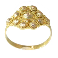 Élégance éternelle : la bague en or historique des Pays-Bas