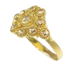 Élégance éternelle : la bague en or historique des Pays-Bas