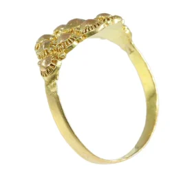 Élégance éternelle : la bague en or historique des Pays-Bas