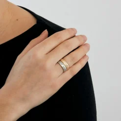 Lot de deux bagues or rose et blanc avec diamants