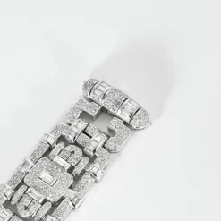 Magnifique bracelet articulé de style art déco en or gris et diamants