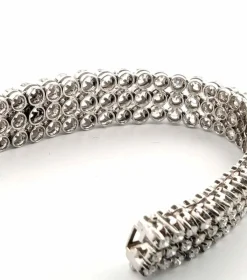 Magnifique bracelet en or massif 18 carats avec diamants