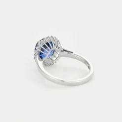 Marguerite or blanc saphir de 4,09 carats