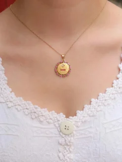 Médaille Amour AUGIS entourage coeur rubis Plus qu’hier moins que demain diamant rubis