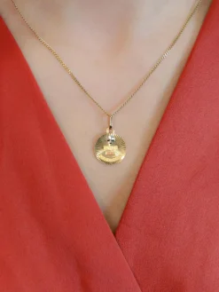 Médaille amour Augis ronde rayons Plus qu'hier moins que demain or jaune rubis