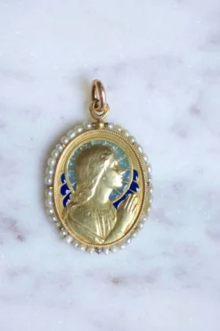 Médaille ancienne en or, Vierge Marie, émail et perles
