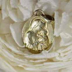 Médaille ancienne or jaune Vierge à l'enfant signée Dropsy