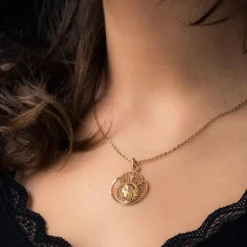 Médaille ancienne or rose Vierge auréolée