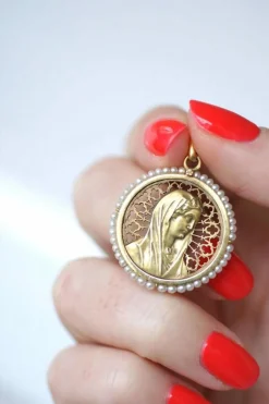 Médaille ancienne Vierge Marie or et perles fines