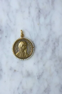 Médaille ancienne Vierge Marie or et perles fines