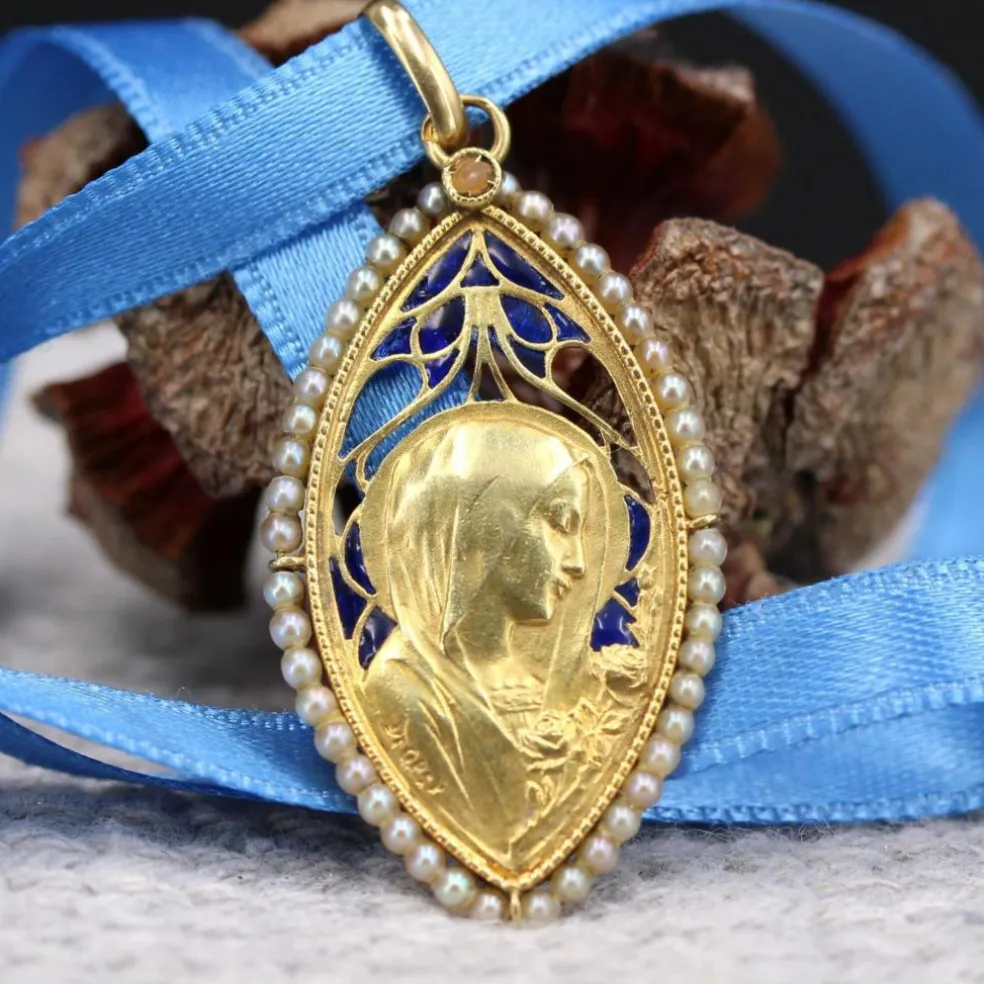 Médaille ancienne vierge perles fines et émail