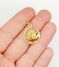Médaille antique or jaune mois de naissance Juillet et pierre rouge (circa 1900)