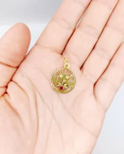 Médaille antique or jaune mois de naissance Juillet et pierre rouge (circa 1900)