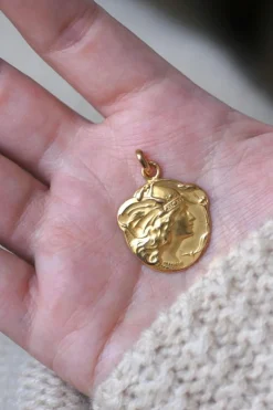 Médaille Art Nouveau Becker sur or