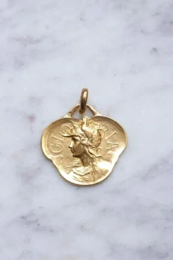 Médaille Art Nouveau Gloria par F. Rasumny sur or