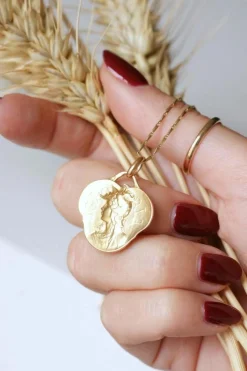 Médaille Art Nouveau Gloria par F. Rasumny sur or