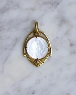Médaille Art Nouveau Vierge sur nacre