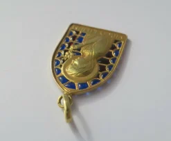 Médaille Art Nouveau Vierge au Lis émail plique à jour