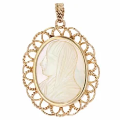 Médaille en nacre et sa monture en or rose