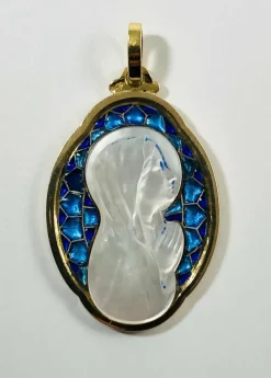 Médaille en or, nacre et émail