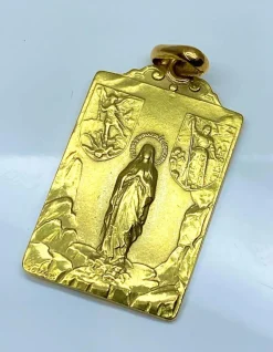Médaille or jaune Vierge et Christ, signée BOUIX