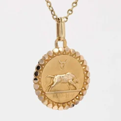 Médaille or rose signe taureau