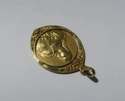 Médaille pendentif Dropsy Art Nouveau Vierge