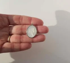 Médaille pendentif vintage Vierge nacre or blanc