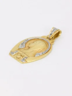 Médaille religieuse Art Deco Vierge de profil or jaune diamants taille rose