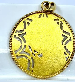 Médaille Vierge décor floral