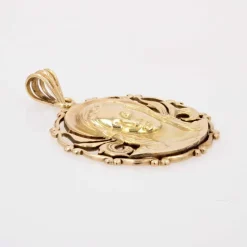 Médaille vierge en or ancienne