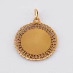 Médaille Vierge entourage rayonnant