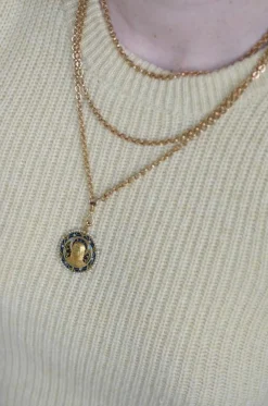 Médaille Vierge Marie émail plique à jour perles diamants