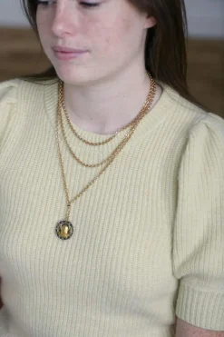 Médaille Vierge Marie émail plique à jour perles diamants