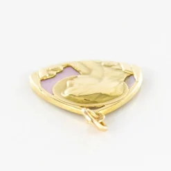 Médaille vierge or et nacre